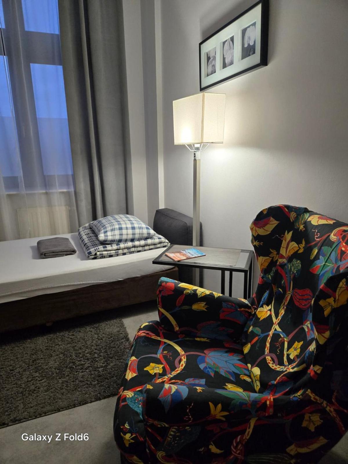 Pinto Guest Rooms Варшава Екстер'єр фото