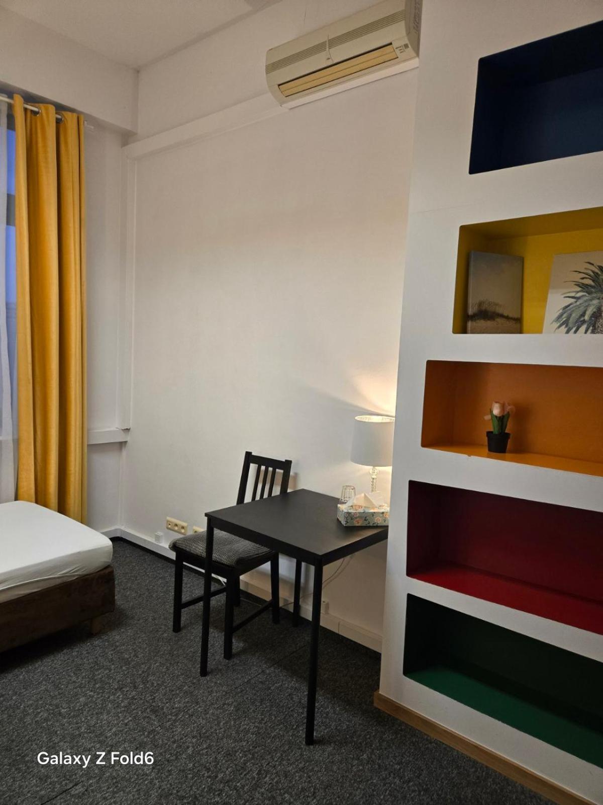 Pinto Guest Rooms Варшава Екстер'єр фото
